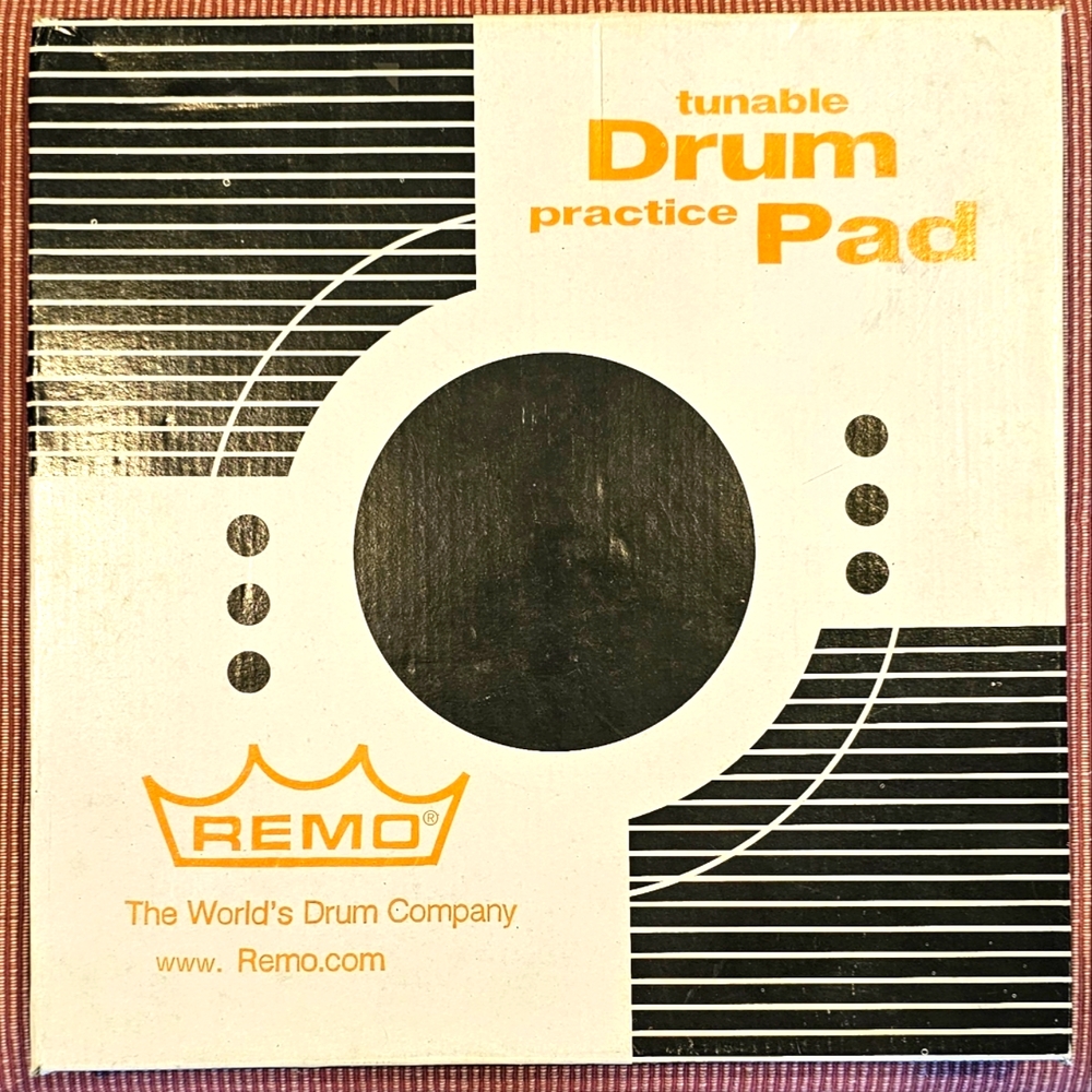 Bundle Remo RT-0010-00 10 Gray Tunable Practice Pad & Vic Firth American Class5B